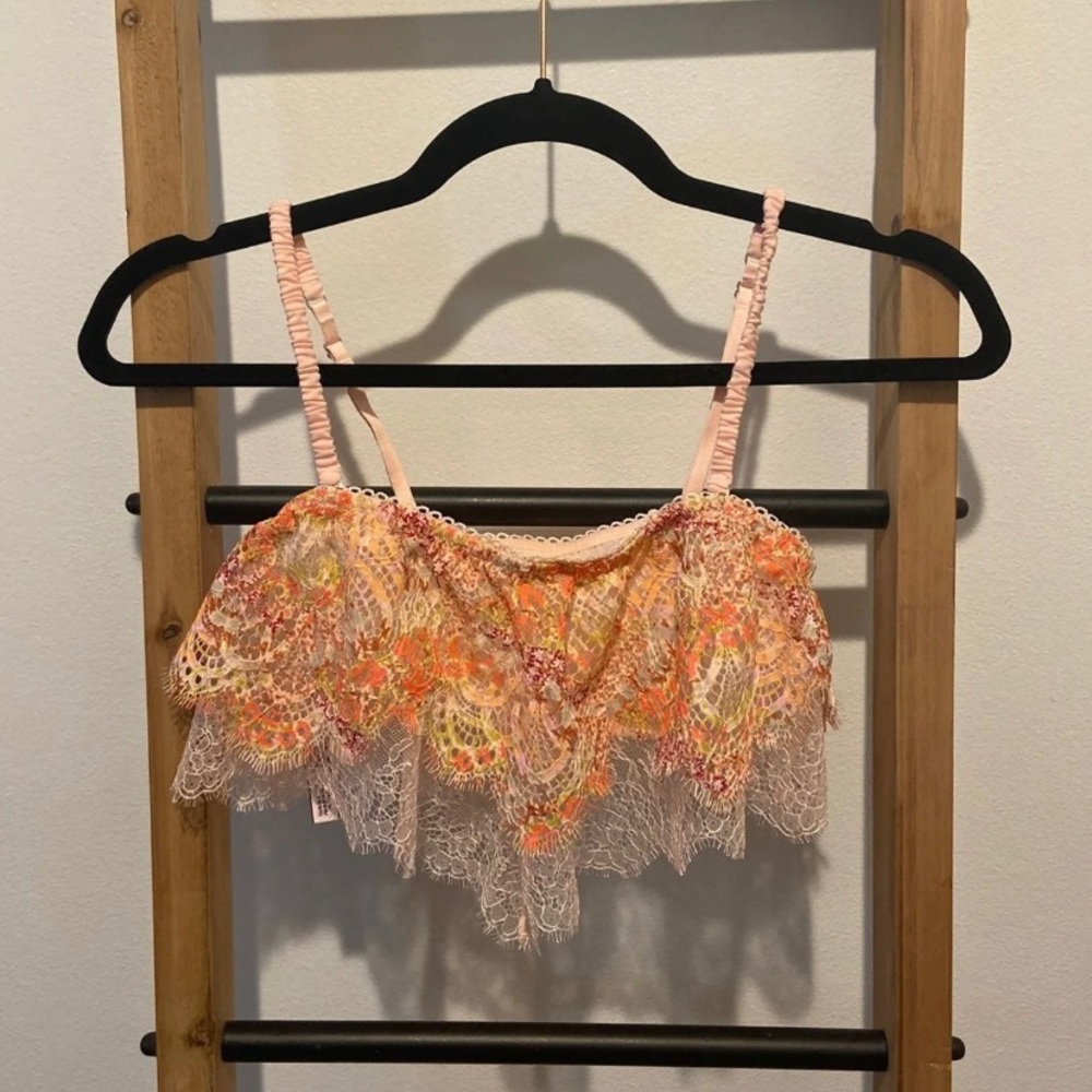 NWT Victoria Secret lace bralette size Small